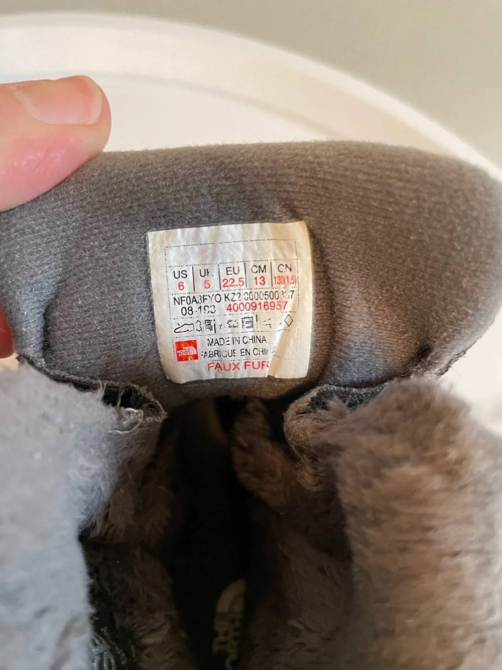 The North Face Toddler Alpenglow Il boots gray Insulated Waterproof Snow Boots 6